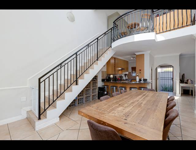 2 BEDROOM DUPLEX FOR SALE IN SUNNINGHILL
